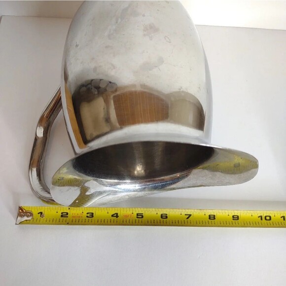 Stainless steel metal pitcher ICE cold water Lemonade Kitchen Staple - Picture 5 of 7